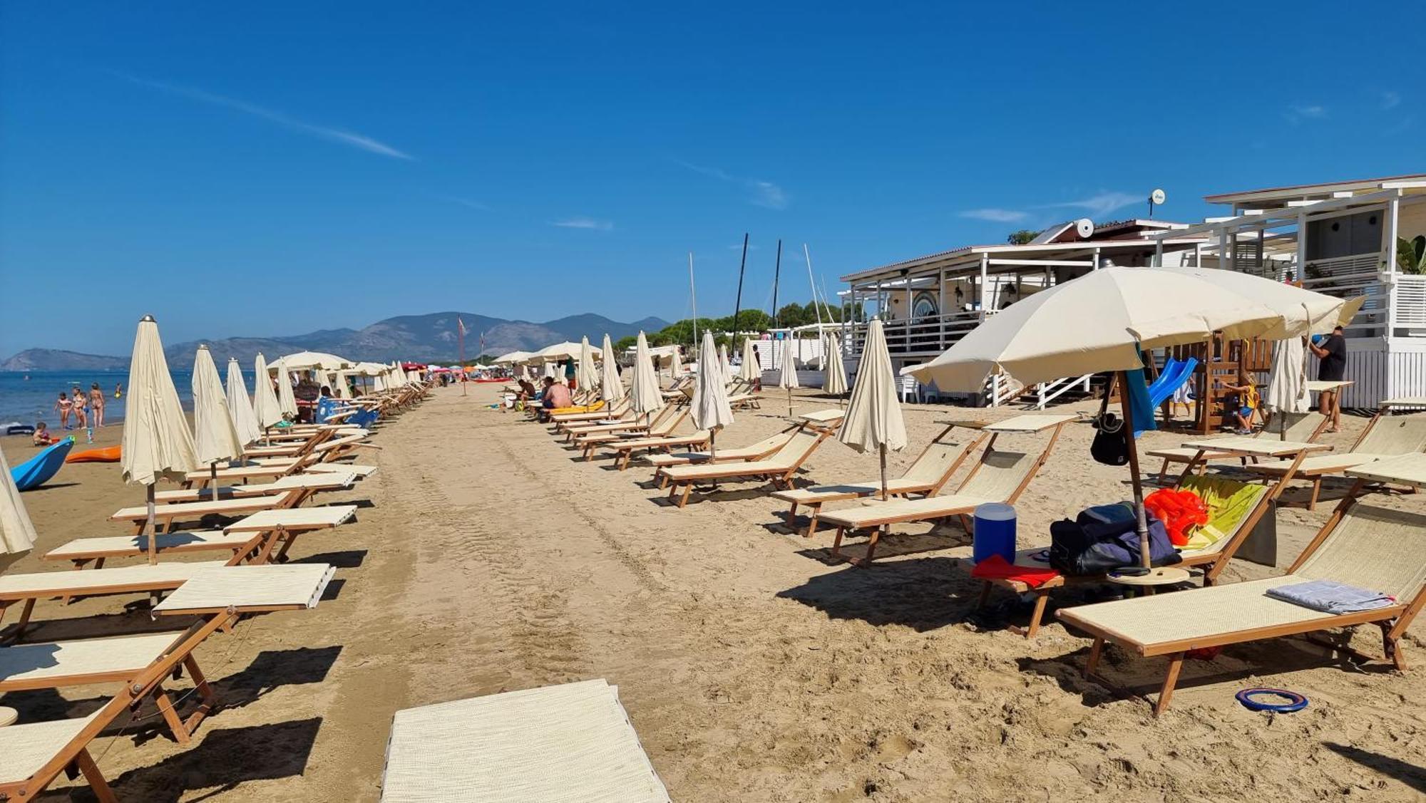 ספרלונגה La Villa Fronte Spiaggia Bandiera Blu מראה חיצוני תמונה